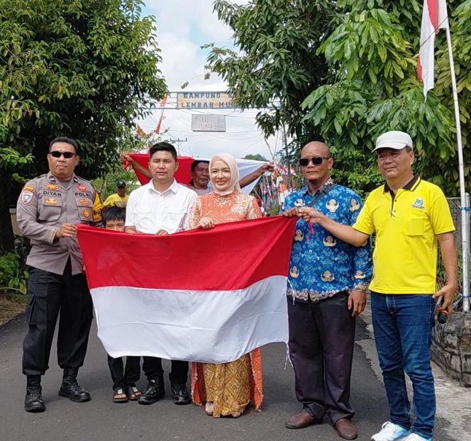 
Pimpinan Wilayah Pemuda Muhammadiyah Pembentangan Bendera Merah Putih Sepanjang 180 Meter, Iringi Kesenian Sisingaan