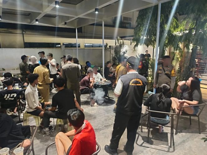 
					Sumber foto : https://www.pontianak.go.id/pontianak-hari-ini/