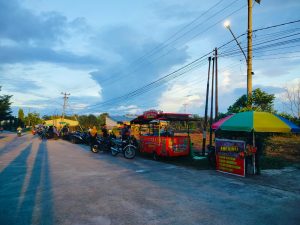 Pemandangan Sore Hari di Jalan Angkasa Pura 2