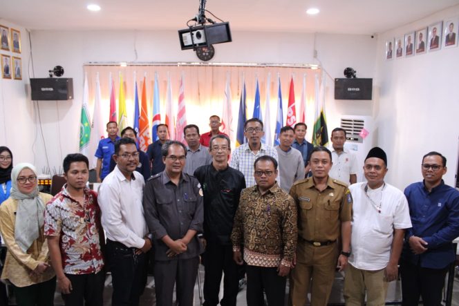 
					KPU Kubu Raya Gelar Forum Konsultasi Publik Penyusunan Standar Pelayanan