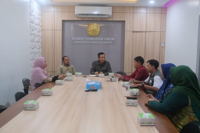 
					JPPR Kalbar Silaturahmi ke Bawaslu dan KPU, Tegaskan Komitmen Pendidikan Pemilih