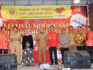 Festival Kue Bulan atau Moon Cake Festival 2576 Kongzili / 2025 Masehi