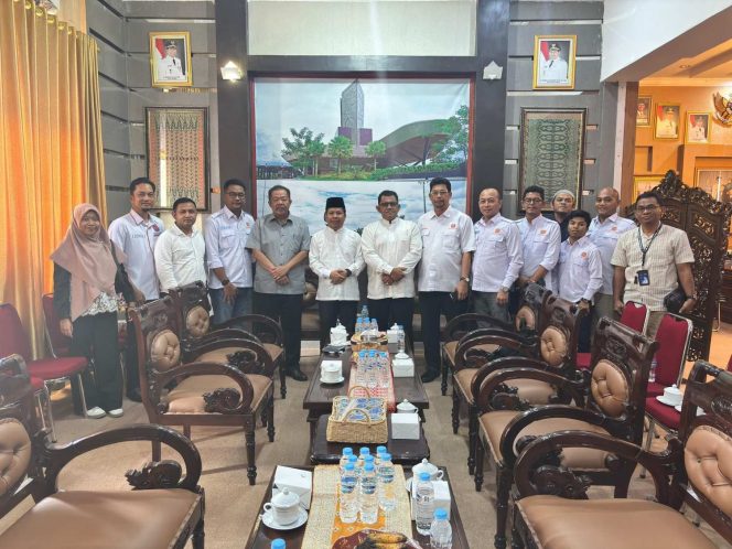 
					Bupati Satono Sambut REI Kalbar, Dorong Percepatan Program 3 Juta Rumah