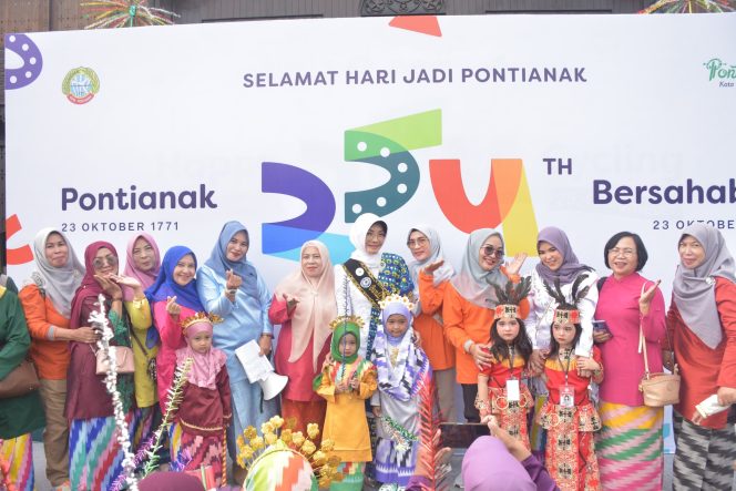 
					Meriahkan HUT Pontianak ke-254, Ratusan Anak PAUD Ikuti Pawai Karnaval Budaya