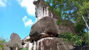 Batu Masjid Sungai Bemban, Ikon Wisata Alam Tersembunyi di Kubu Raya