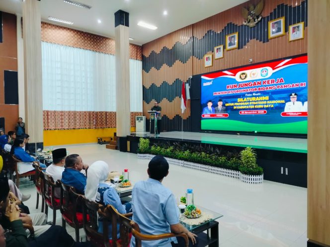 
					Menko Pangan Zulkifli Hasan Kunjungi Kubu Raya, Tegaskan Program Makan Bergizi adalah Kebijakan Strategis Nasional