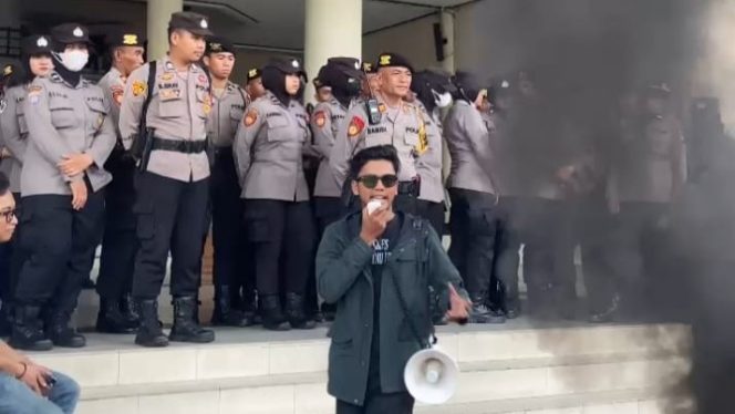 
					Aliansi Masyarakat Kalbar Desak Penegakan Hukum dalam Polemik Roy Suryo