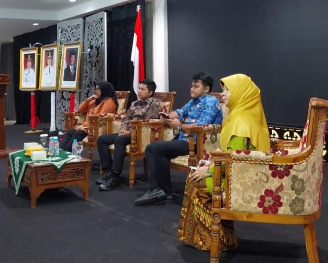 
					Seminar “Peluang dan Tantangan Bagi UMKM di Era Digital” Digelar di Aula Kantor Wali Kota Singkawang