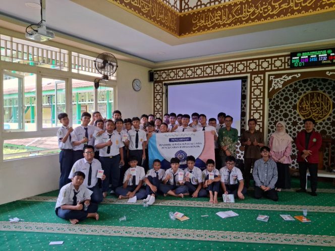 
					Pendidik Sebaya Jadi Upaya Pencegahan Bahaya Merokok di SMP Muhammadiyah 1 Pontianak