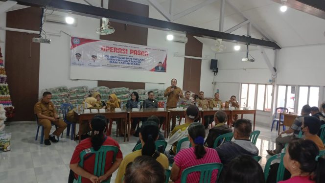 
					BUPATI KUBU RAYA TEGASKAN KOMITMEN KEBERAGAMAN SAAT TINJAU OPERASI PASAR DI GEREJA ST. AGUSTINUS