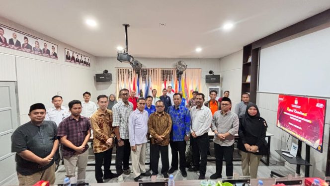 
					Bawaslu Kubu Raya Hadiri Rakor Pemutakhiran Data Partai Politik Berkelanjutan di KPU