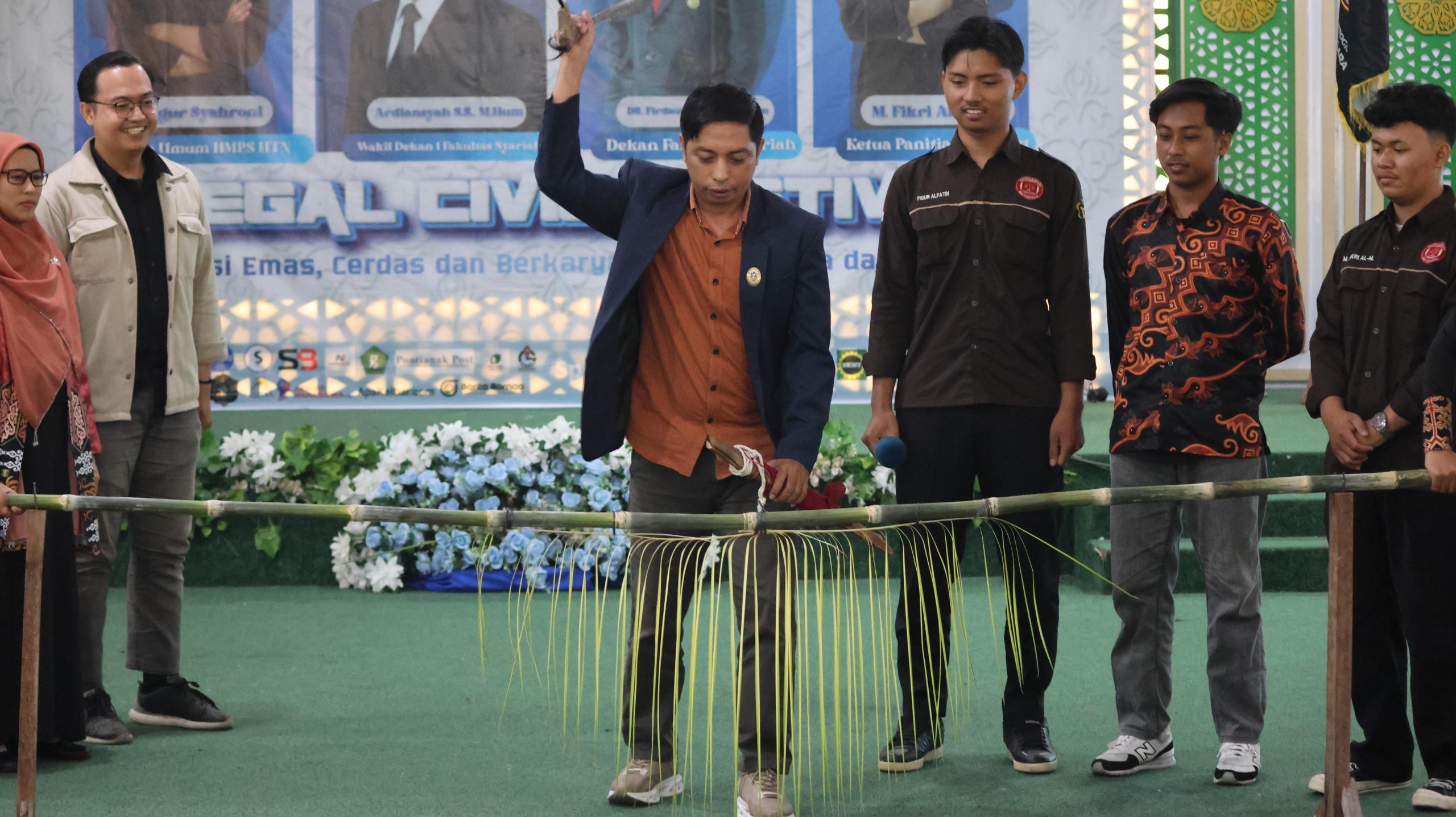 Legal Civic 2026 Resmi Dibuka, Mahasiswa HTN IAIN Pontianak Angkat Tradisi Dayak