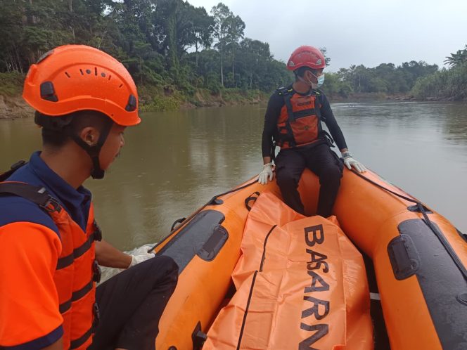 
					Anak Tenggelam di Sungai Sekayam Ditemukan Meninggal Dunia