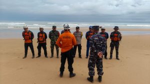 Tim SAR Gabungan Temukan Korban Tenggelam di Pantai JS Resort Temajuk