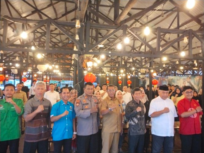 
KNPI Pontianak dan BEM SEKA Kalbar Gelar Buka Puasa Bersama, Usung Tajuk “Inklusif Ramadhan dalam Bingkai Keberagaman”