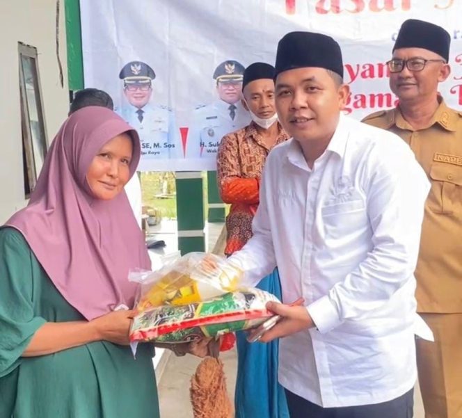 
					Derahman Hadiri Safari Ramadan dan Tinjau Operasi Pasar di Kuala Mandor B