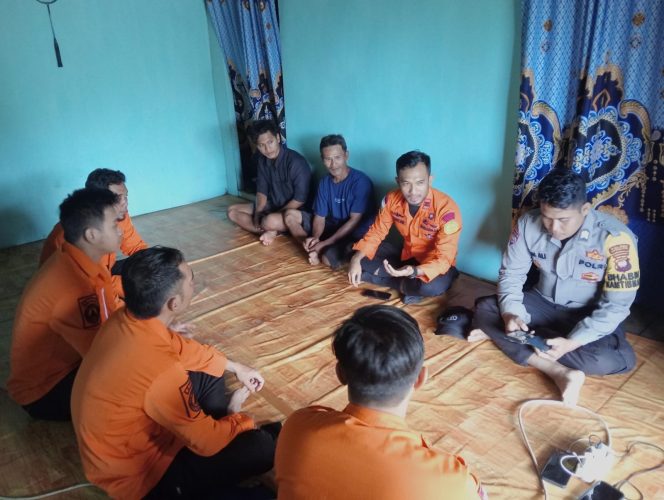 
					Tim SAR Gabungan Temukan Warga Hilang Saat Mencari Sayur di Kayong Utara dalam Keadaan Selamat