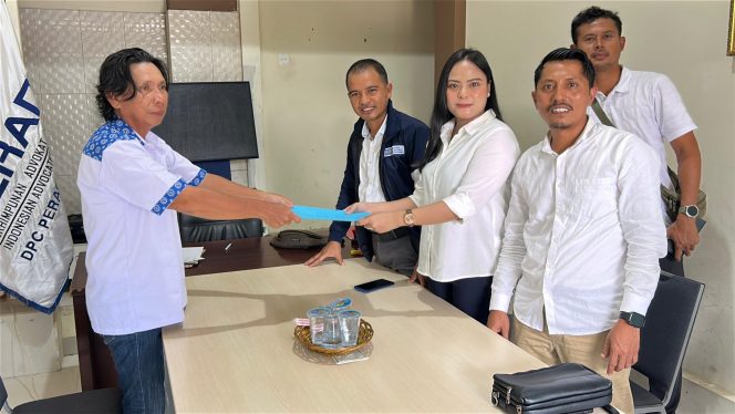 
					Komitmen Reformasi Organisasi, Ratih Mutiara Resmi Calon Ketua PERADI SAI Mataram, 10 Program Prioritas Disiapkan