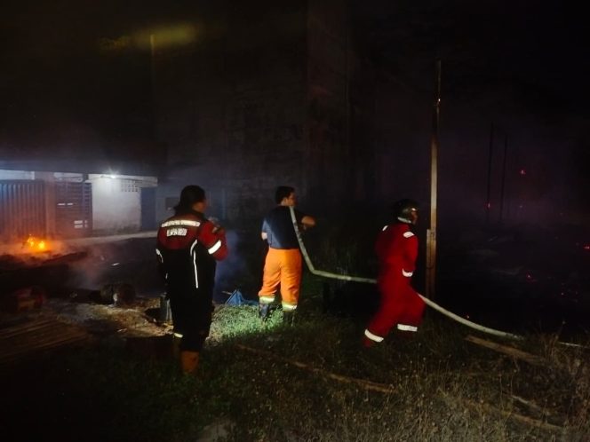 
					Gudang Olimpic di Limbung Kubu Raya Ludes Terbakar, Penyebab Masih Diselidiki