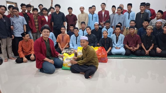 
					Wujudkan Nilai Humanitas, PC IMM Kota Pontianak Gelar Rangkaian ‘Semarak Ramadan’ Lewat Berbagi Sembako dan Sahur on The Road