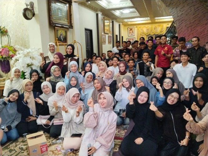 
Gelar Silaturahmi dan Buka Puasa, DPD RI dan IMM Kalbar Bahas Peran Strategis Daerah Hingga Permen Komdigi Terbaru