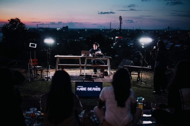 
					Habe Series #4 Singkawang