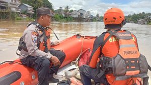 Hari Kedua Pencarian Kakek Hilang di Sungai Cina Melawi, Tim SAR Gabungan Sisir Hingga 5 Km