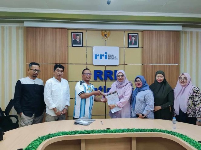 
					HWCI Kalbar dan Radio Republik Indonesia Pontianak Jalin Kerja Sama Gerakan Kemanusiaan dan Perlindungan Hukum Bagi Masyarakat Rentan, Tidak Hanya Perempuan dan Anak
