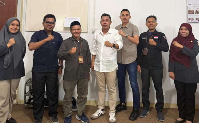 
					DPD KNPI Kubu Raya Terima Kunjungan Silaturahmi Bawaslu, Bahas Kolaborasi Penguatan Demokrasi