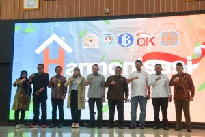 Anggota Komisi V DPR RI Yuliansyah, Kepala OJK Kalimantan Barat, Analis Ekonomi Bank Indonesia Kalimantan Barat, Wakil Bupati Kabupaten Kubu Raya, serta perwakilan bank penyalur FLPP seperti BTN, BSI, Bank Mandiri, BNI, BRI, dan BPD Bank Kalbar