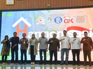 Anggota Komisi V DPR RI Yuliansyah, Kepala OJK Kalimantan Barat, Analis Ekonomi Bank Indonesia Kalimantan Barat, Wakil Bupati Kabupaten Kubu Raya, serta perwakilan bank penyalur FLPP seperti BTN, BSI, Bank Mandiri, BNI, BRI, dan BPD Bank Kalbar