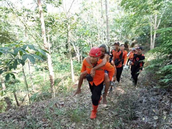 
Tim SAR Gabungan Temukan Lansia Hilang di Kebun Desa Pana dalam Kondisi Selamat