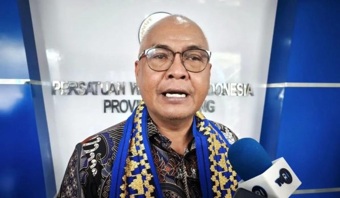 
Ketua Umum PWI Pusat Hadiri dan Buka OKK ke-V PWI Kalbar di Pontianak