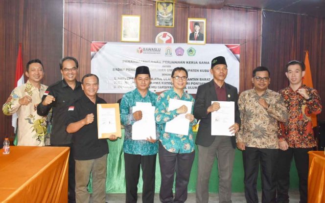 
Bawaslu Kubu Raya Gandeng Tiga Perguruan Tinggi Perkuat Pengawasan Partisipatif Pemilu