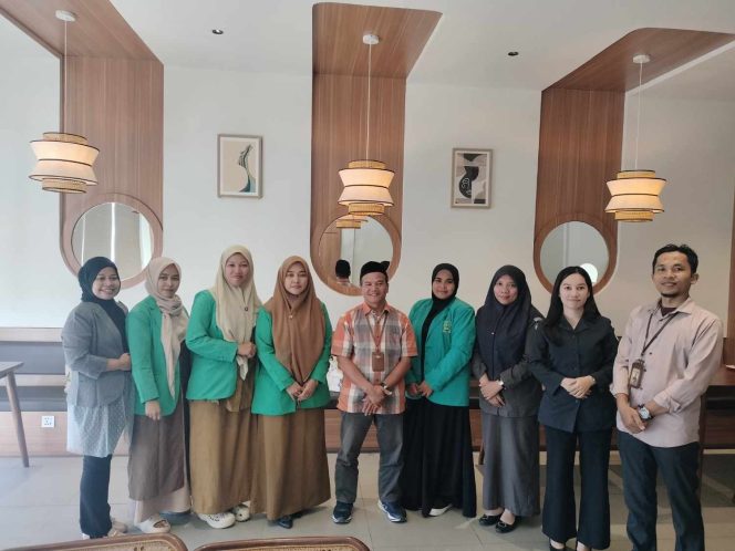 
Bawaslu Kubu Raya Gandeng Fatayat NU Perkuat Pengawasan Partisipatif Perempuan Jelang Pemilu 2029