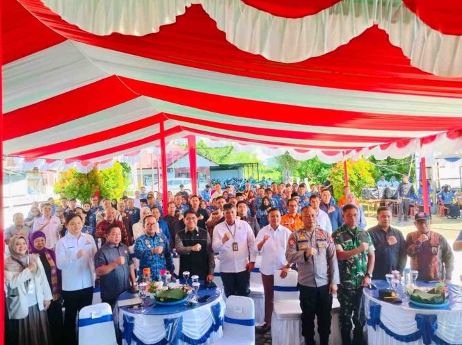 
Pemkab Kubu Raya Resmi Luncurkan Perumda Aneka Usaha “Menanjak Bahagia”, Bupati Sujiwo Apresiasi Kinerja Direksi