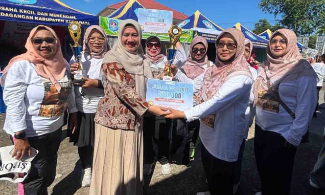 
Sukses Digelar Tiga Hari, Expo UMKM Perumda Menanjak Bahagia Kubu Raya Ditutup dengan Antusiasme Tinggi
