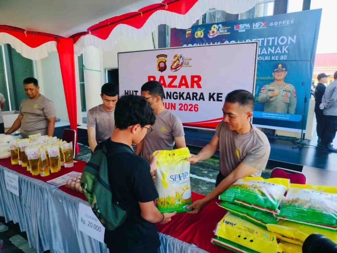 
Sambut HUT Bhayangkara ke-80, Polresta Pontianak Gelar Bazar Murah dan Hiburan Rakyat