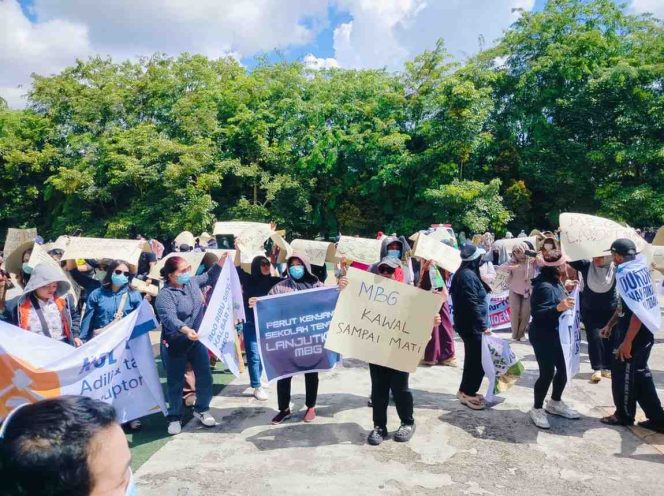 
Emak-Emak “Pejuang Rupiah” Tolak Penghentian MBG dan Desak Berantas Korupsi