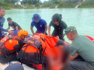 Tim SAR Gabungan Berhasil Temukan Korban Tenggelam di Danau Biru Sintang pada Hari Kedua Pencarian