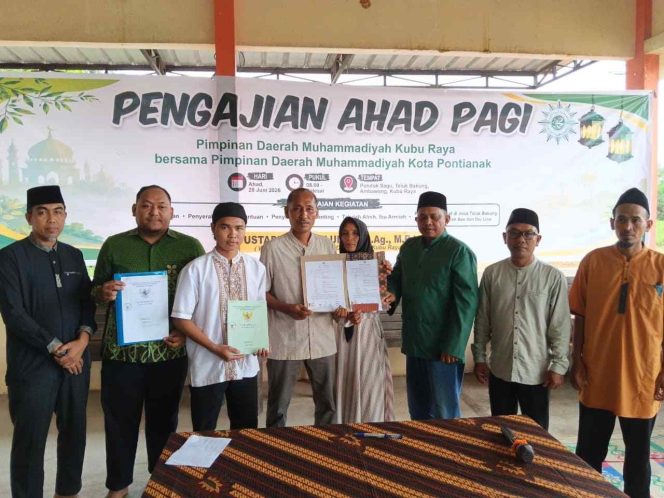 
Muhammadiyah Kubu Raya Terima Wakaf Tanah di Desa Teluk Bakung, Perkuat Dakwah dan Pelayanan Umat