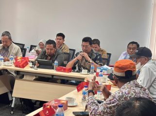 Ketua DPD REI Kalimantan Barat Baharudin beserta jajaran pengurus