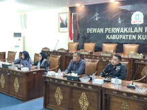 Komisi IV DPRD Kabupaten Kubu Raya menggelar rapat kerja bersama Dinas Pendidikan Kabupaten Kubu Raya