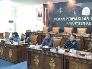 Komisi IV DPRD Kabupaten Kubu Raya menggelar rapat kerja bersama Dinas Pendidikan Kabupaten Kubu Raya