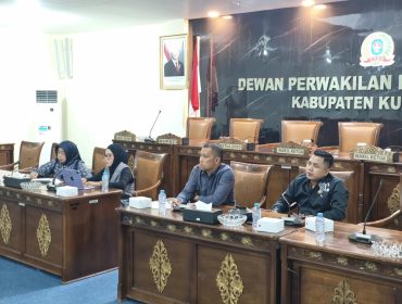 Komisi IV DPRD Kabupaten Kubu Raya menggelar rapat kerja bersama Dinas Pendidikan Kabupaten Kubu Raya