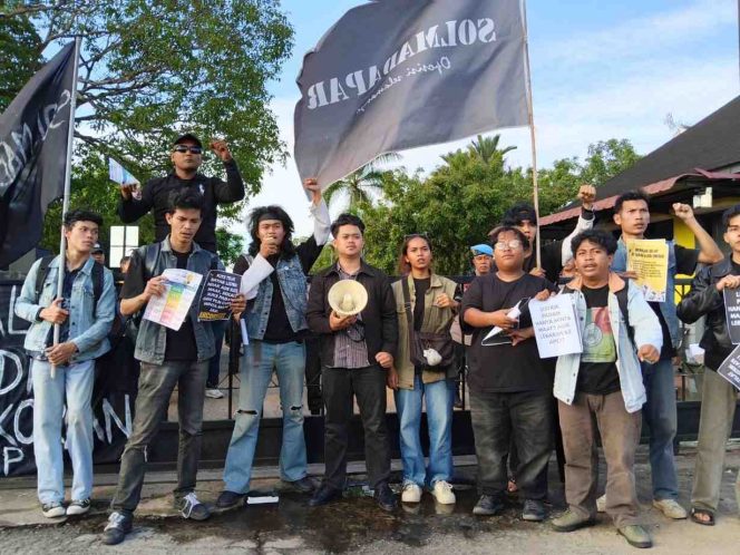 
Solmadapar Desak PLN Kalbar Berikan Kompensasi atas Pemadaman Listrik