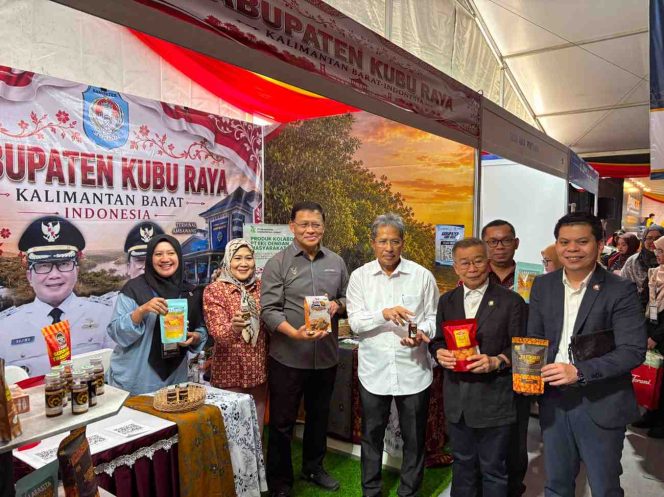 
Perumda Aneka Usaha Menanjak Bahagia Promosikan Produk UMKM Kubu Raya di Borneo International Halal Showcase 2026