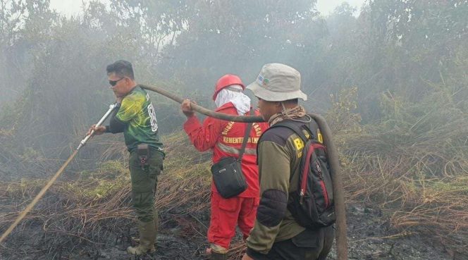 
Karhutla di Kubu Raya Meluas, Petugas Terkendala Sumber Air