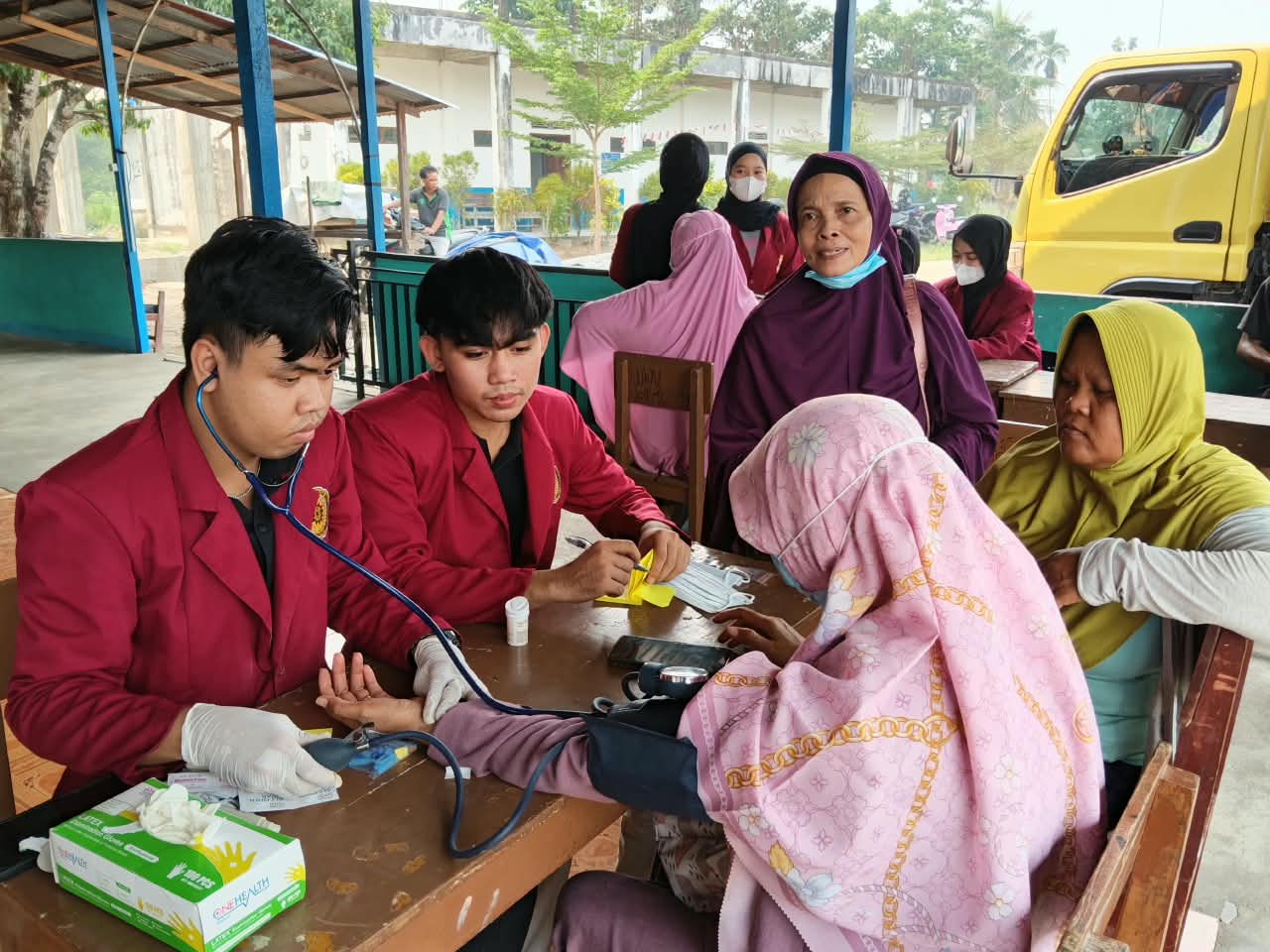 Kabut Asap Ganggu Kesehatan, IMM Buka Cek Gratis bagi Warga Rasau Jaya