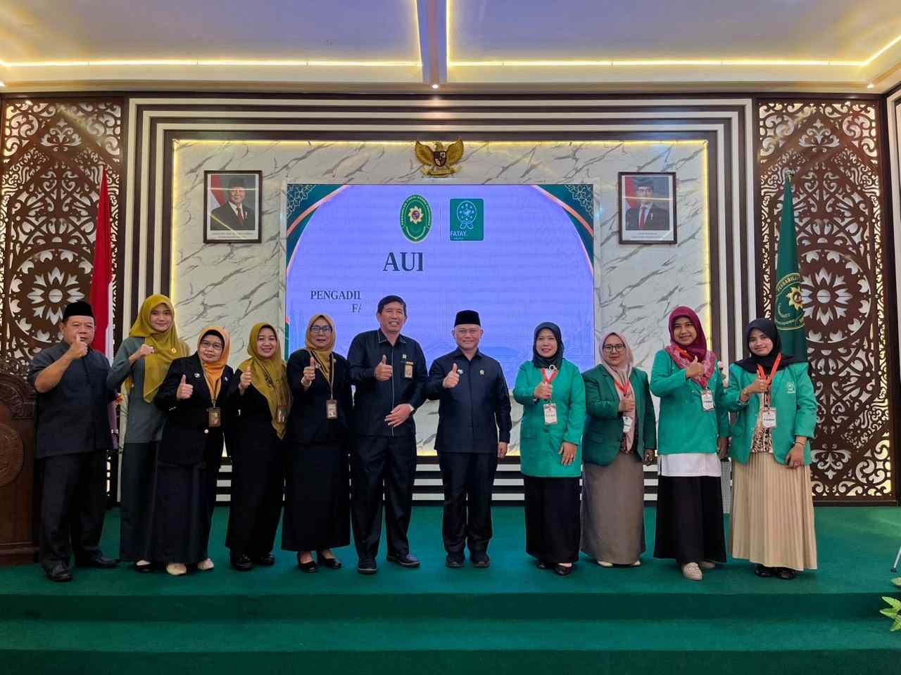 PW Fatayat NU Kalimantan Barat bersama jajaran Pengadilan Tinggi Agama Pontianak dalam audiensi dan silaturahmi untuk memperkuat sinergi program literasi hukum, perlindungan perempuan dan anak, serta ketahanan keluarga di Kalimantan Barat.